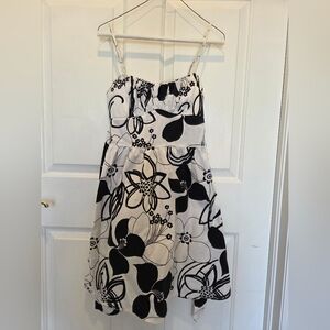 Floral Black and White Y2K SunDress With Adjustable Straps Size 9